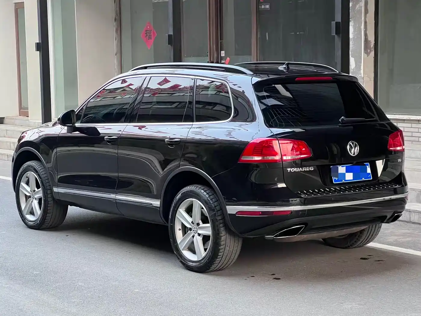 VOLKSWAGEN TOUAREG