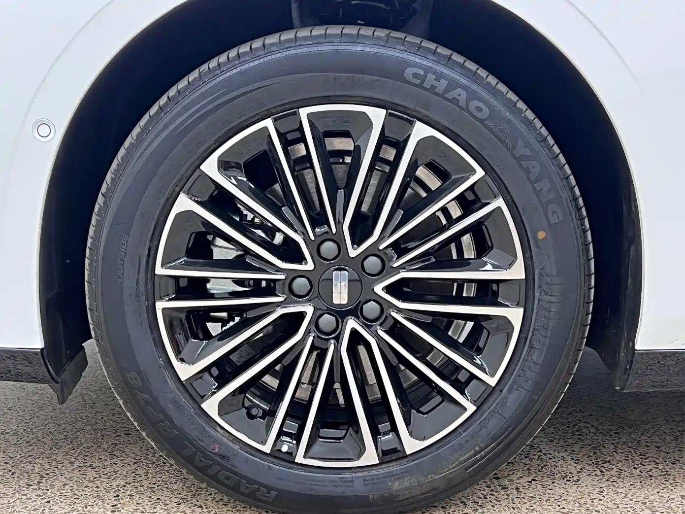 GEELY GALAXY GALAXY SPARKLE 8