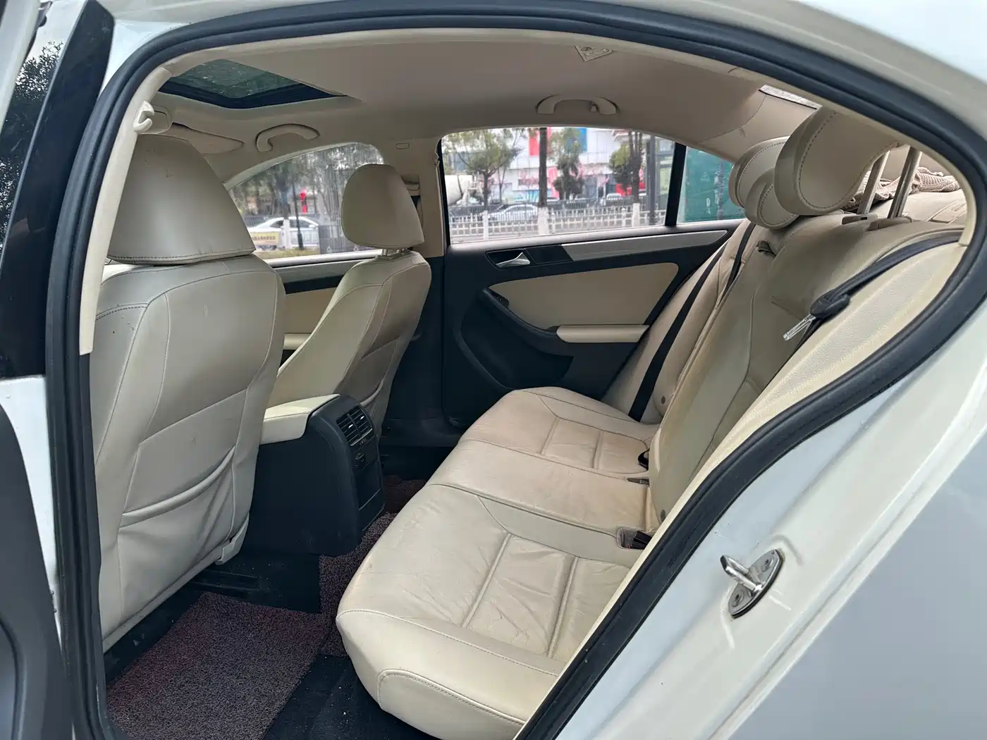 Volkswagen Sagitar 2014 1.6L Manual Comfort фото 7