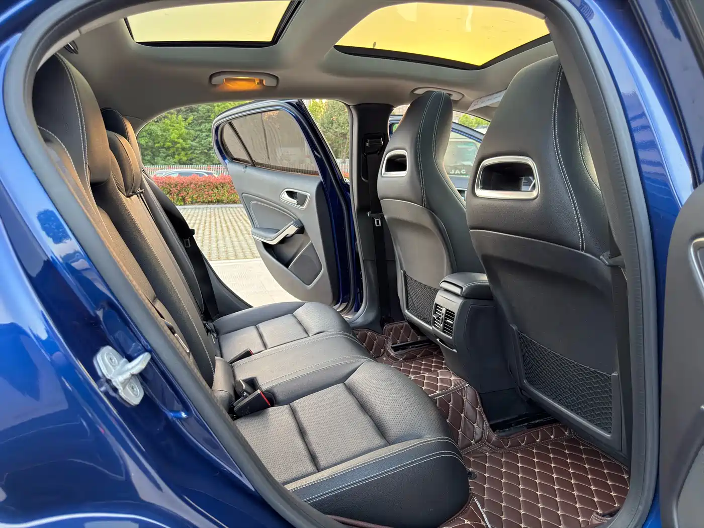 Mercedes-Benz GLA 2017 GLA 200 Dynamic фото 9