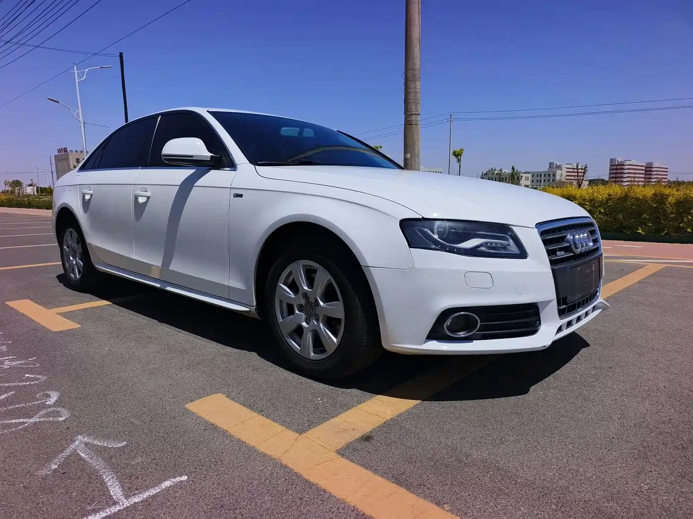 Audi A4L 2011 2.0 TFSI Standard фото 3