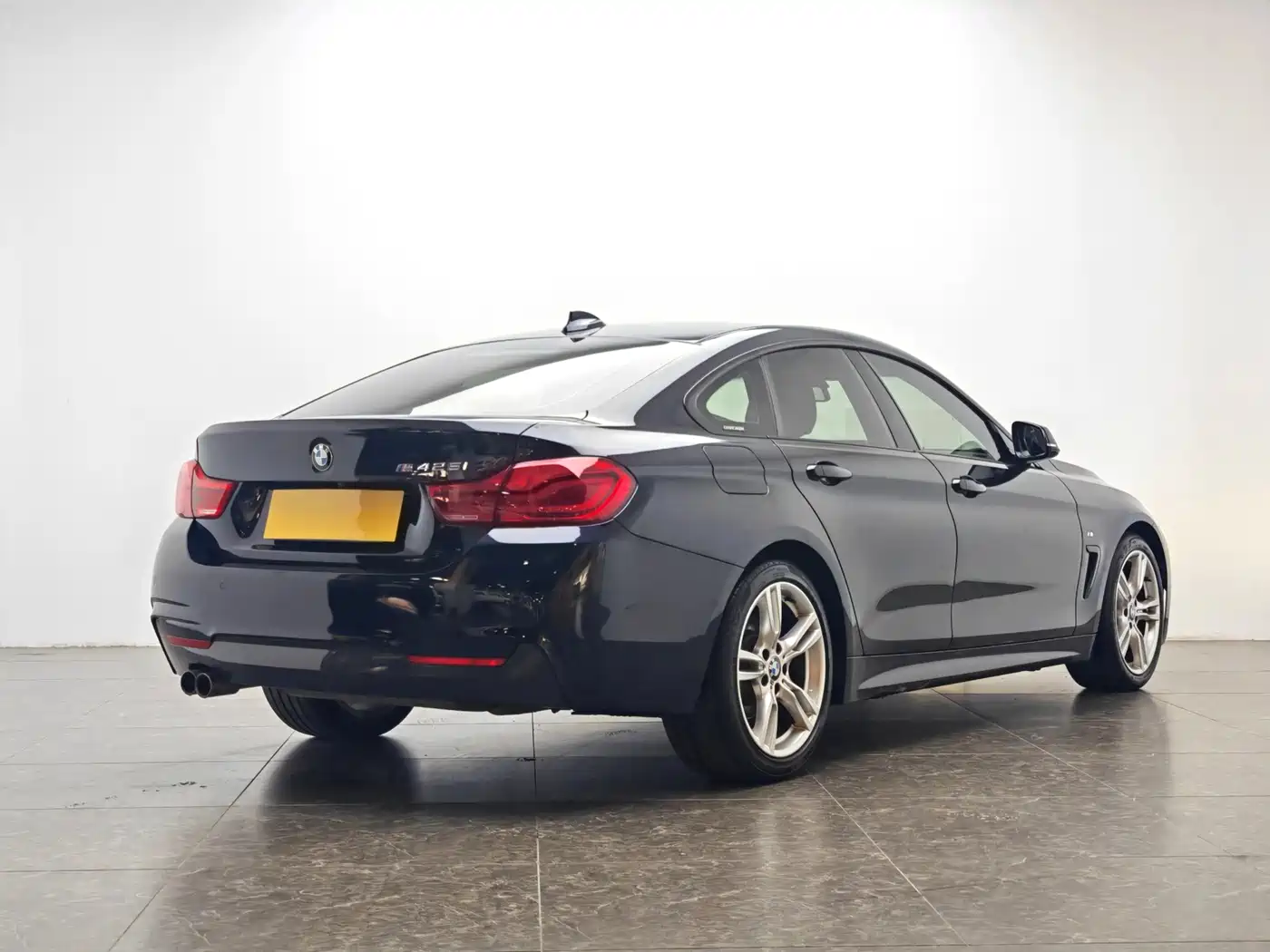 BMW 4 Series 2017 425i Gran Coupe Leading M Sport Package фото 3
