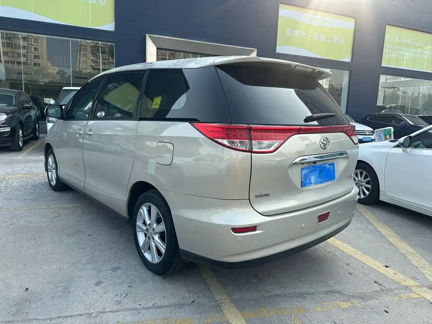 Toyota Previa фото 6