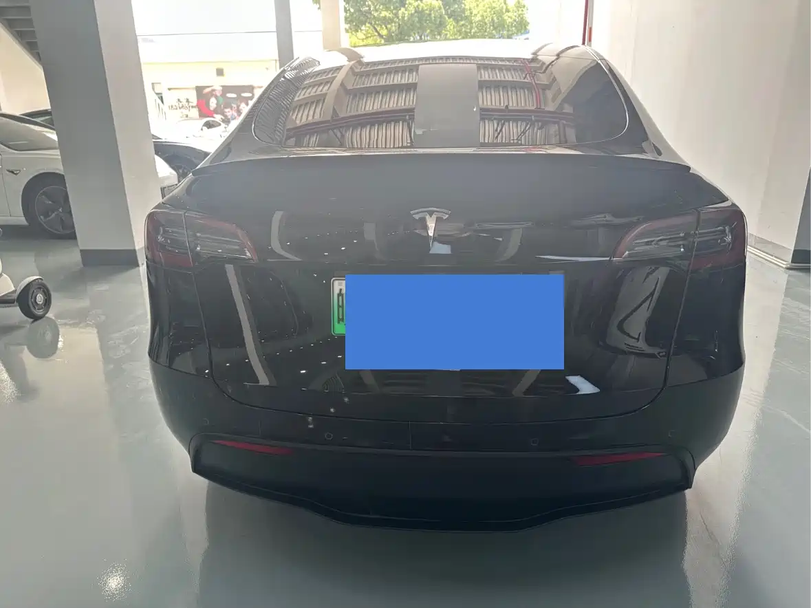 Фото 19 - Tesla Model Y