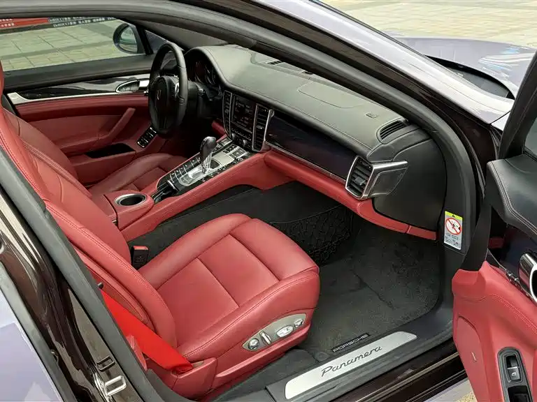 Porsche Panamera 2014 Panamera 3.0T фото 18
