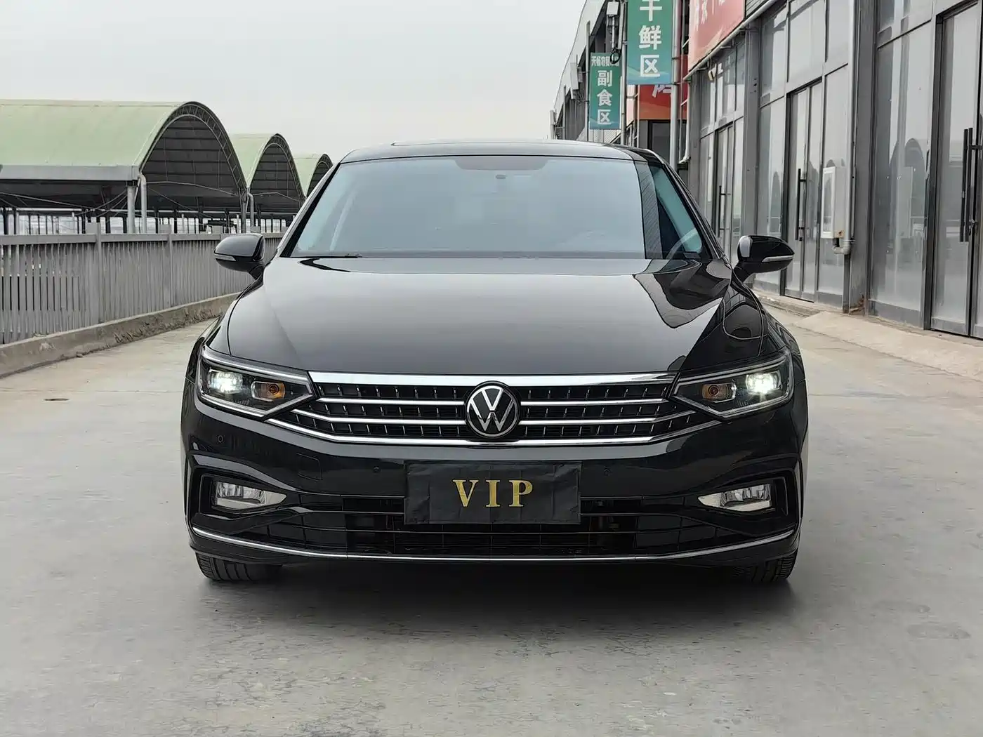 Фото 2 - Volkswagen Magotan