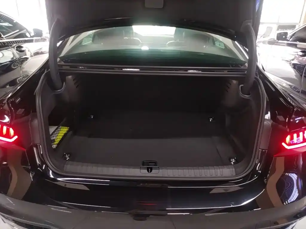 Audi A7L 2026 2025 Model Year 45 TFSI Luxury