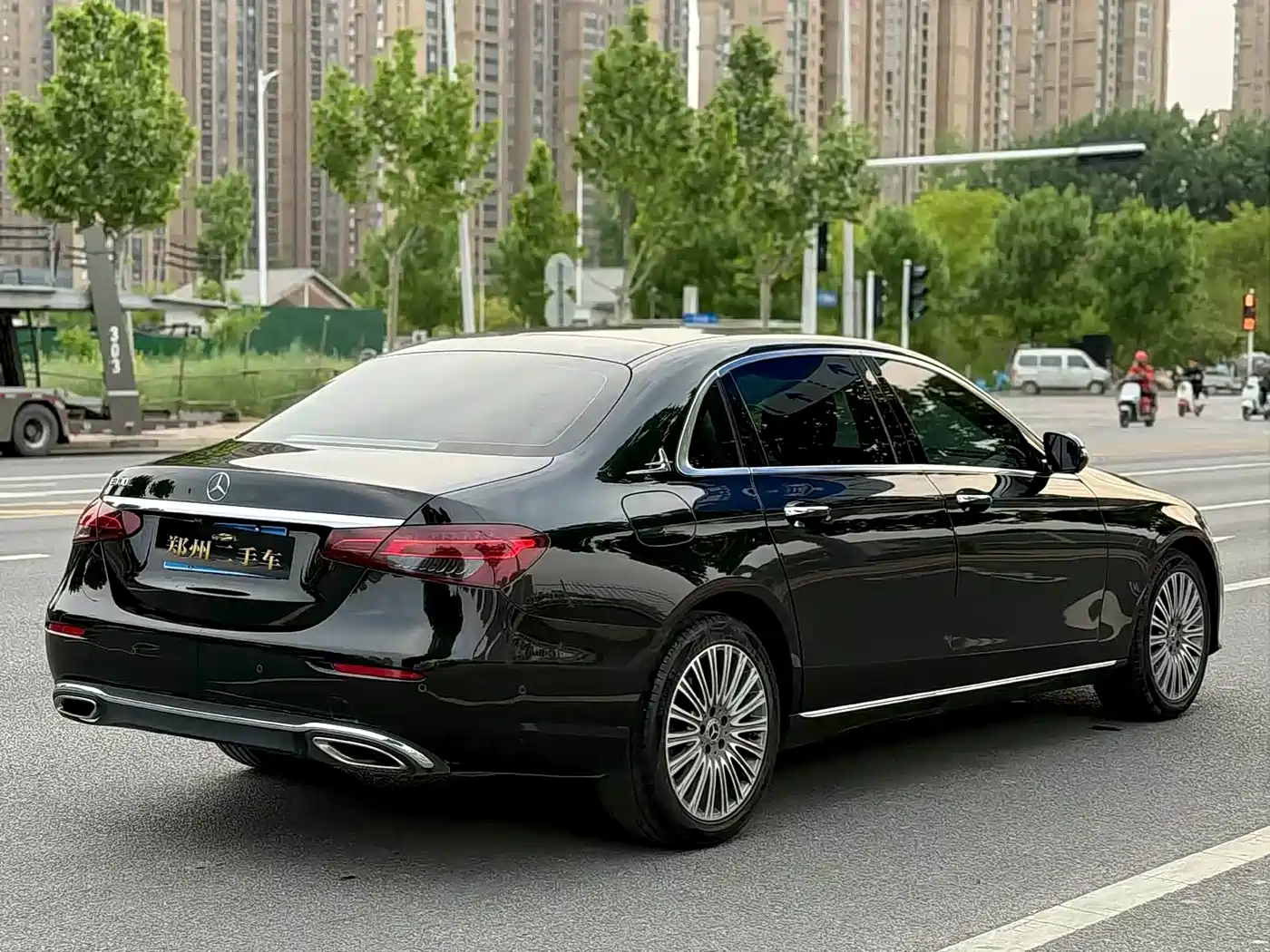 Mercedes-Benz E-Class 2021 E 300 L Fashion фото 18