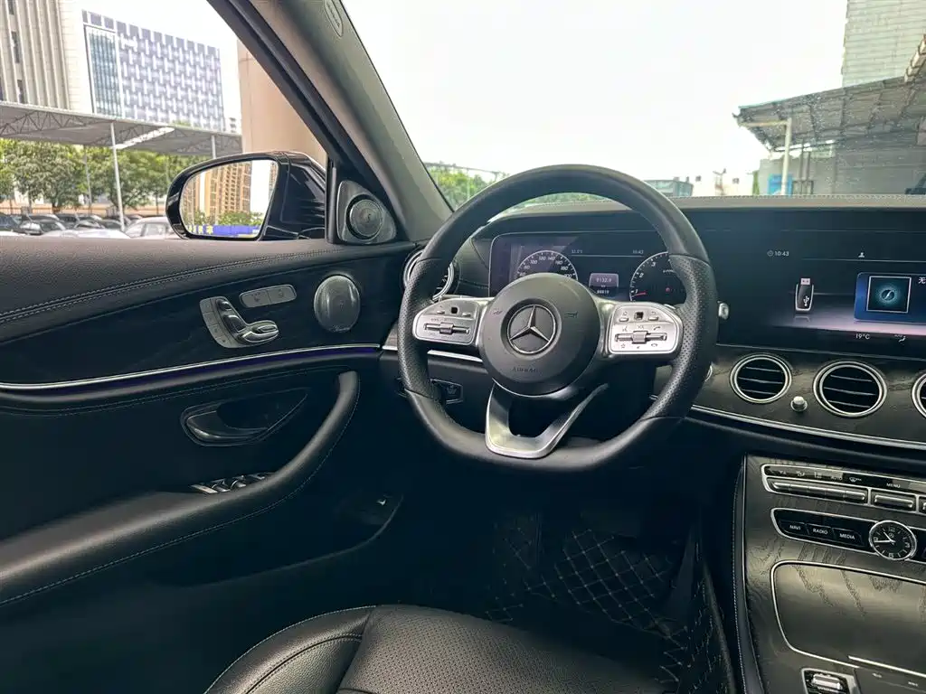 Mercedes-Benz E-Class 2019 E 300 L Sport Luxury фото 12