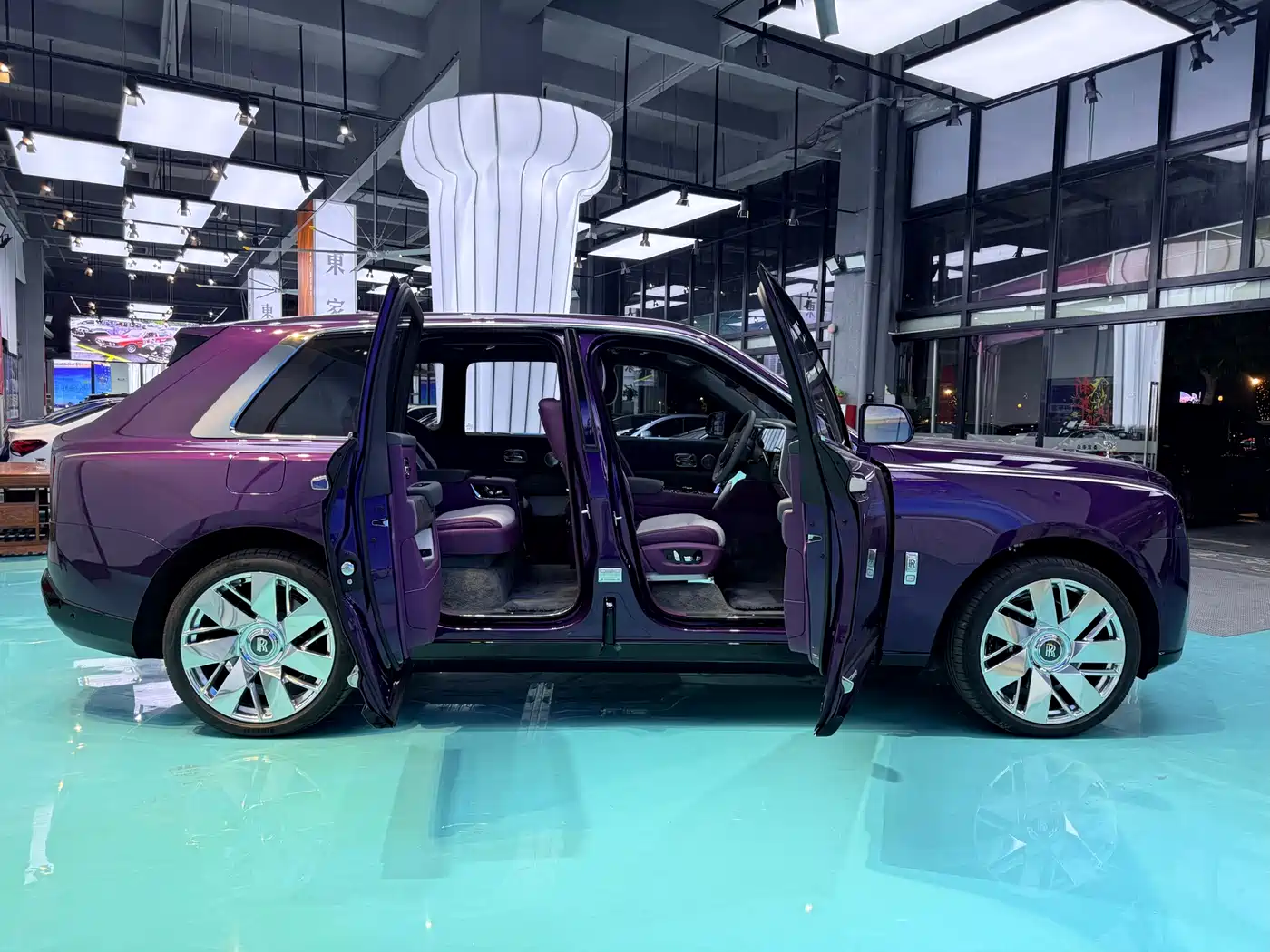 Rolls-Royce Cullinan 2024 4-Seater фото 16