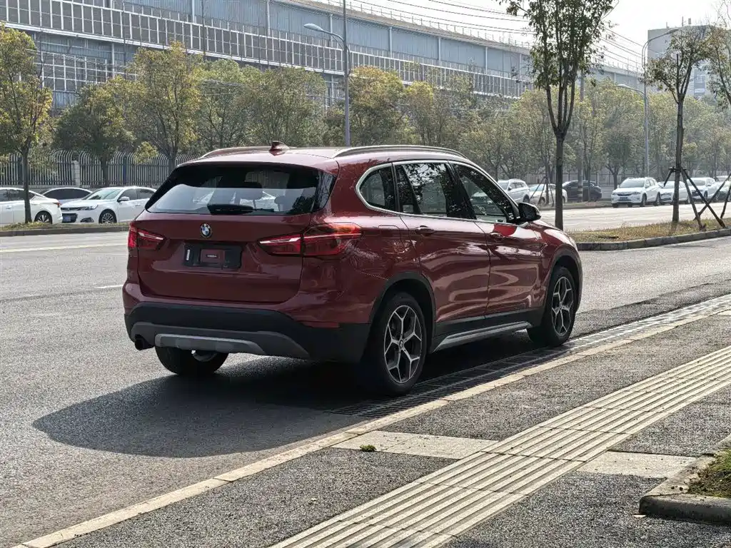 BMW X1 2019 sDrive18Li Premium Model фото 5