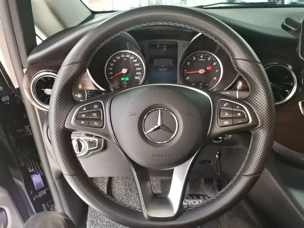 Mercedes-Benz V-Class 2022 V 260 Pilot Edition фото 11
