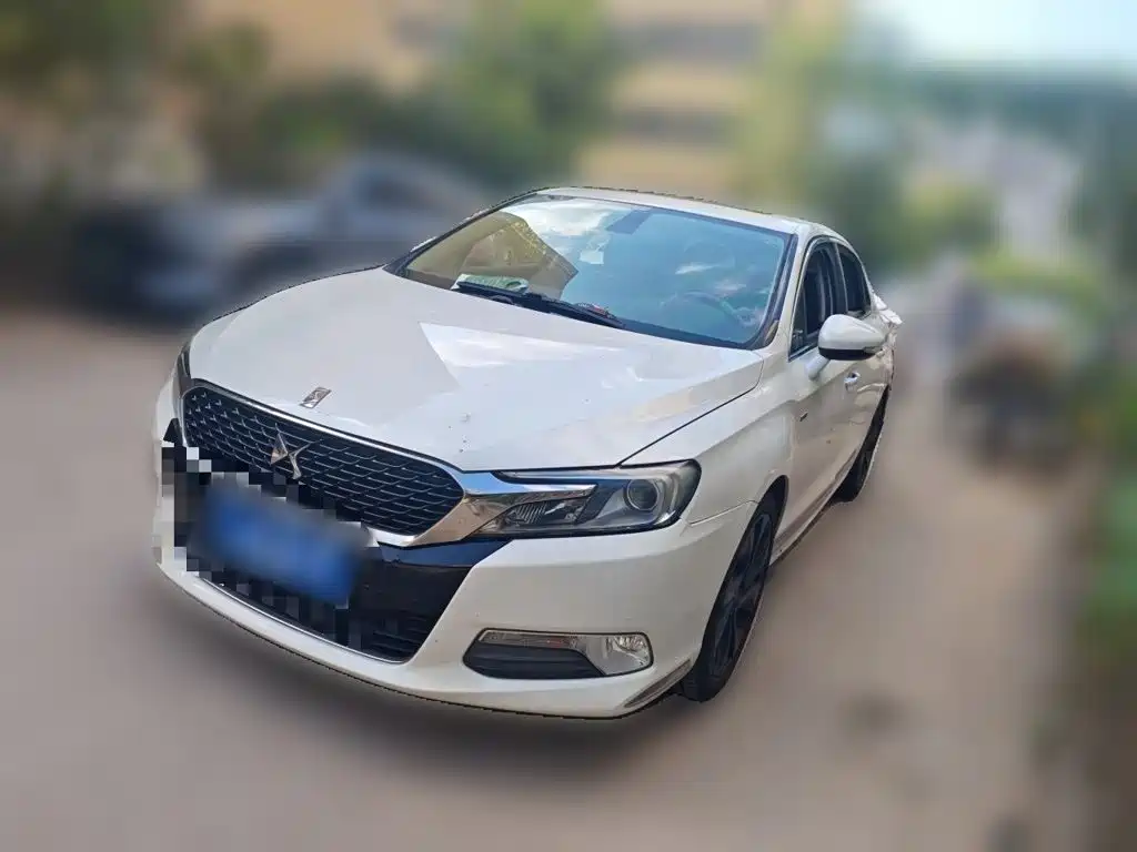 DS 5LS 2014 2014 1.6T Luxury THP200