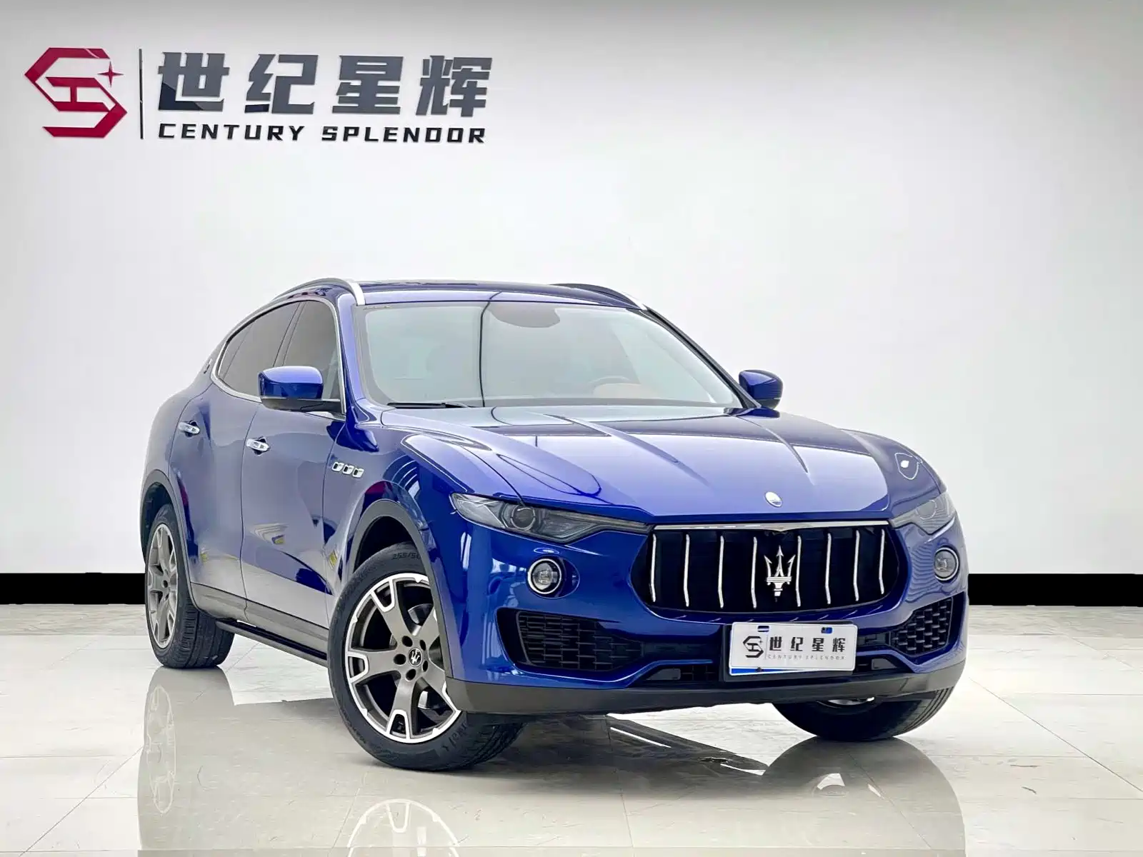 Photo 2 - Maserati Levante