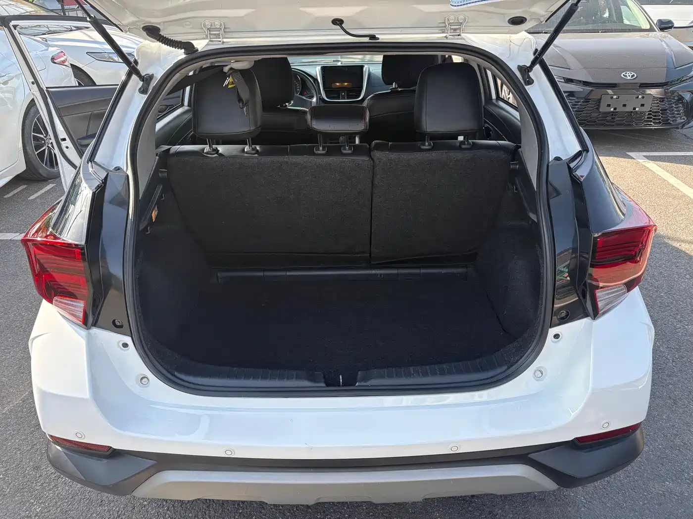 Toyota YARiS L Zhi Xuan 2020 Zhi Xuan X 1.5L CVT Leading фото 9