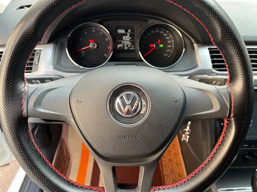 Volkswagen Bora 2017 1.6L Automatic Fashion Edition фото 13