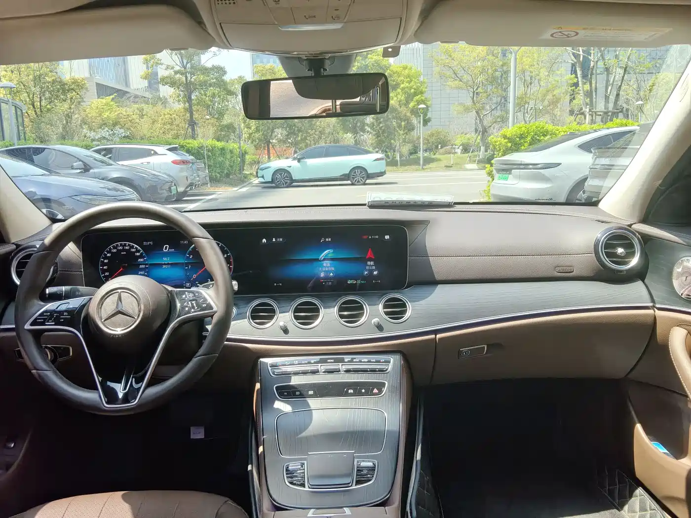 Mercedes-Benz E-Class 2023 E 300 L Sport Fashion фото 4