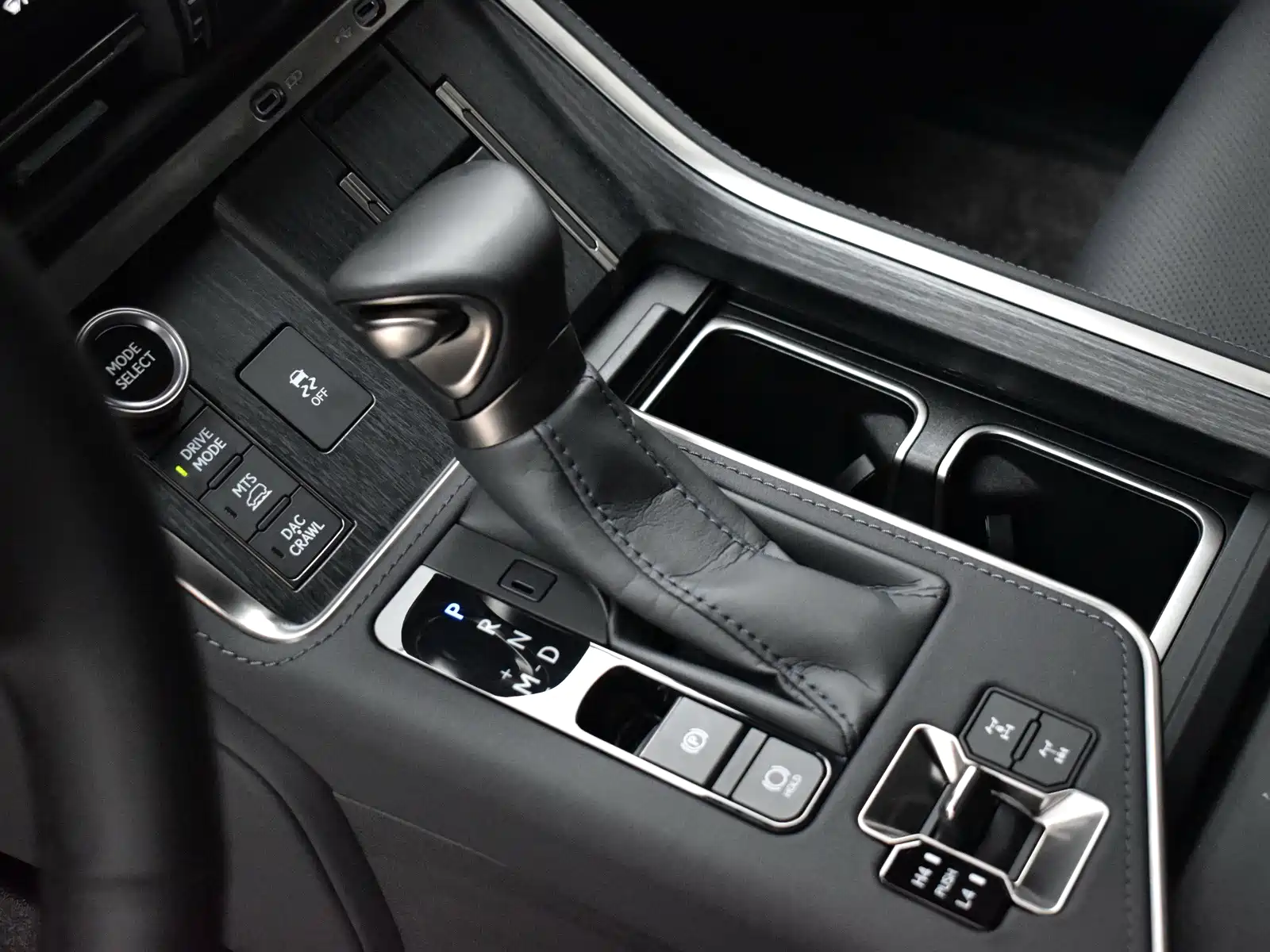 Photo 15 - Lexus GX