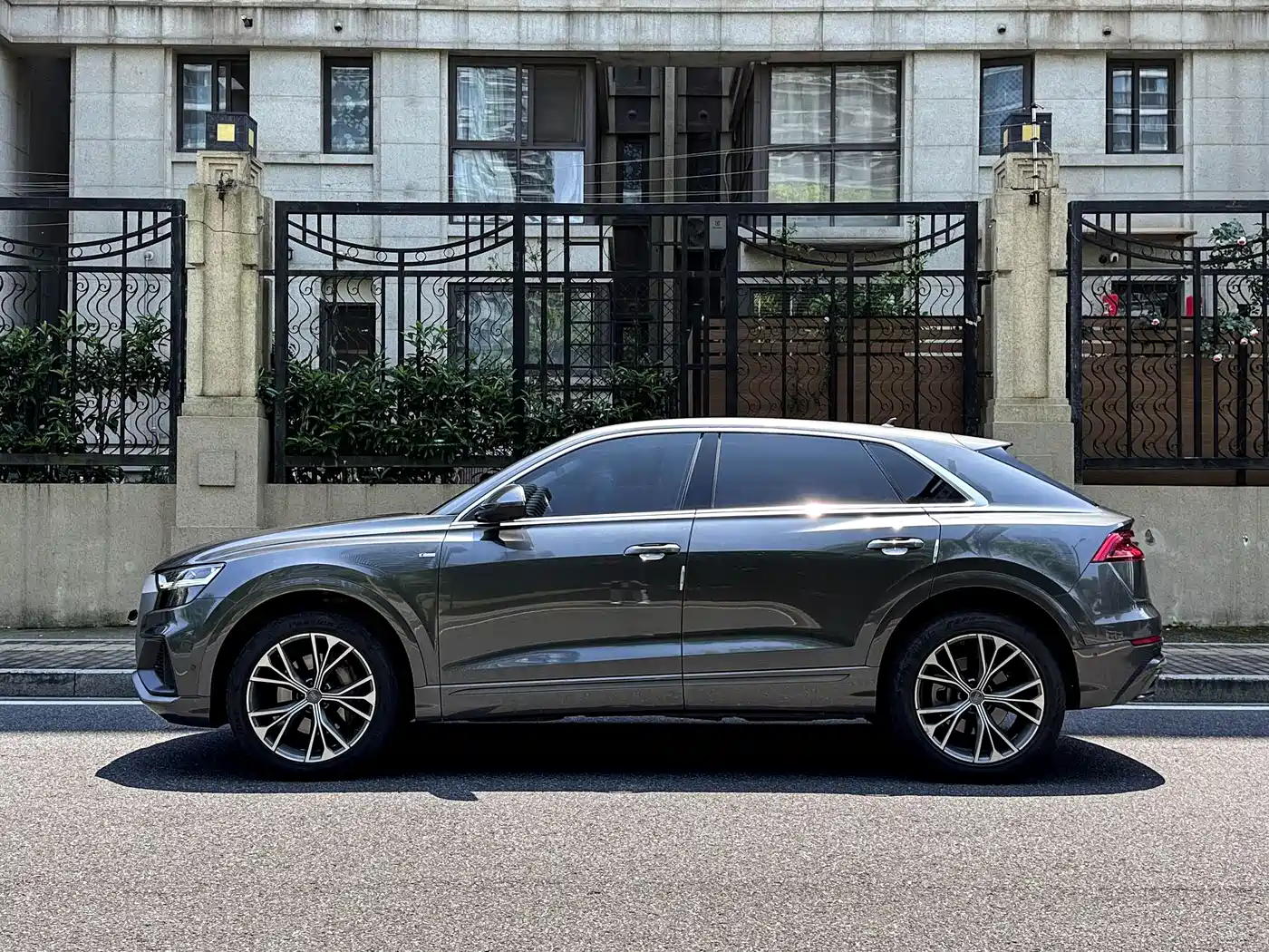 Audi Q8 2019 55 TFSI Luxury Dynamic фото 3