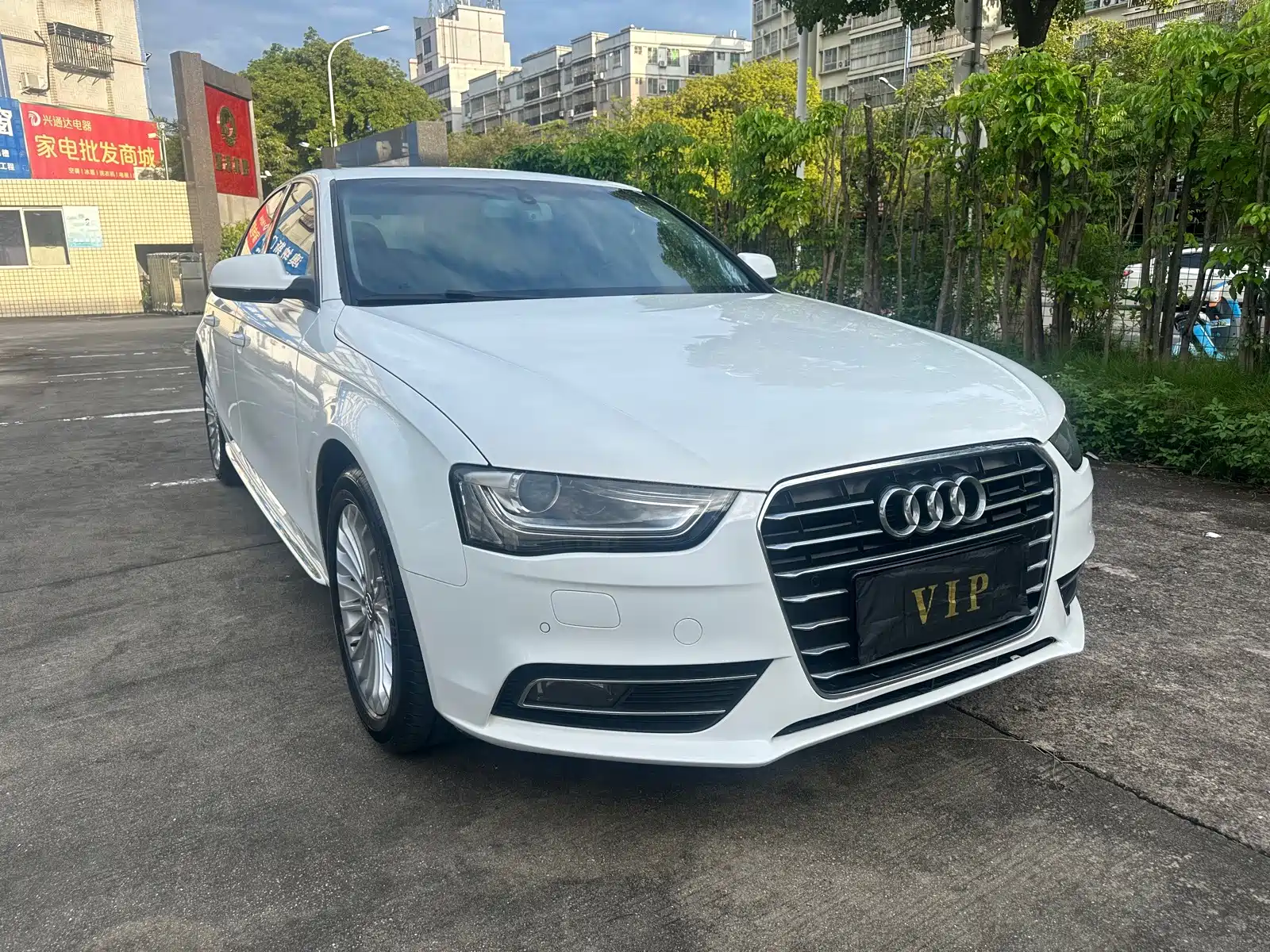 صورة 3 - Audi A4L