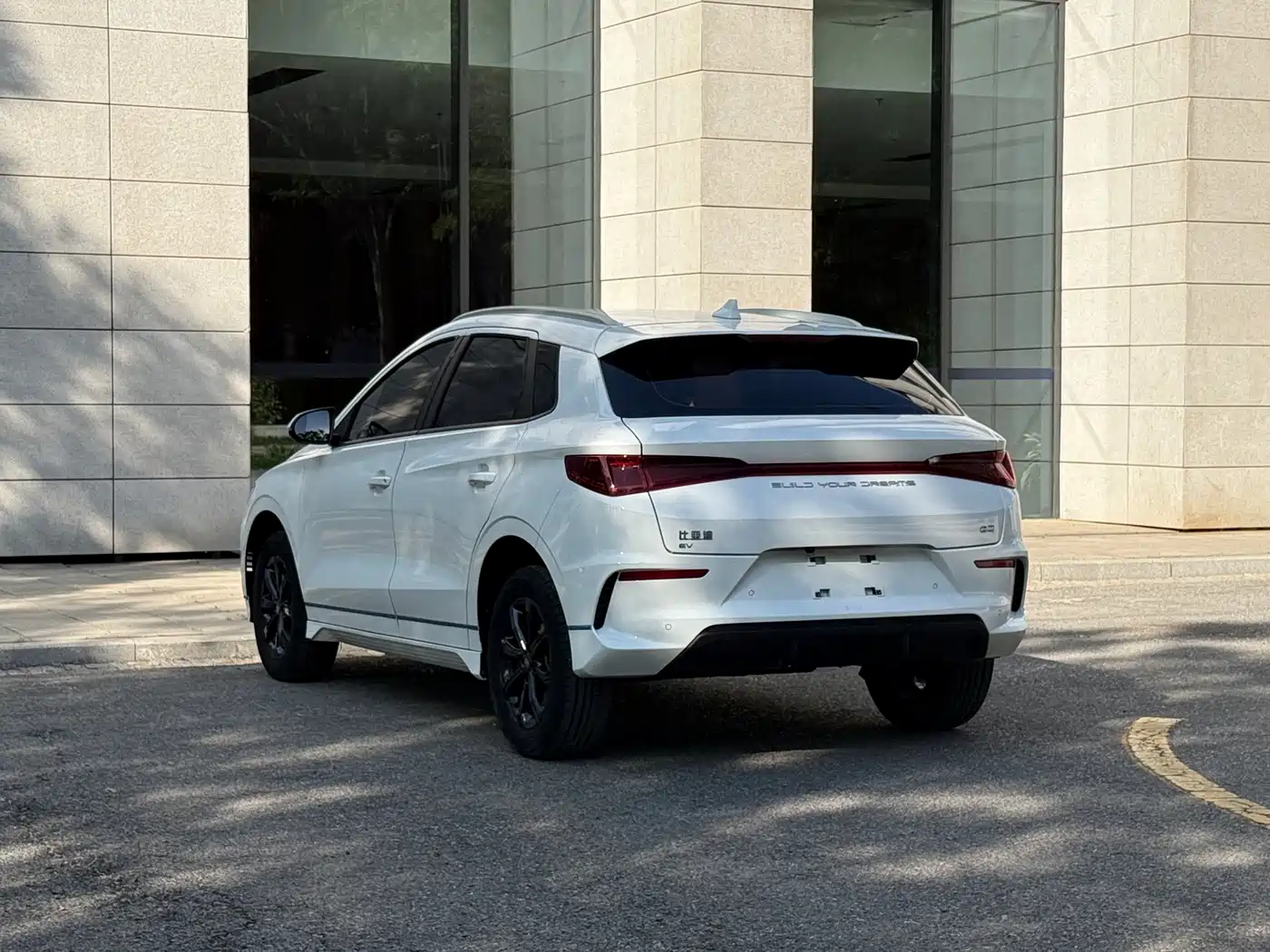 BYD e2 2021 Luxury Edition фото 18