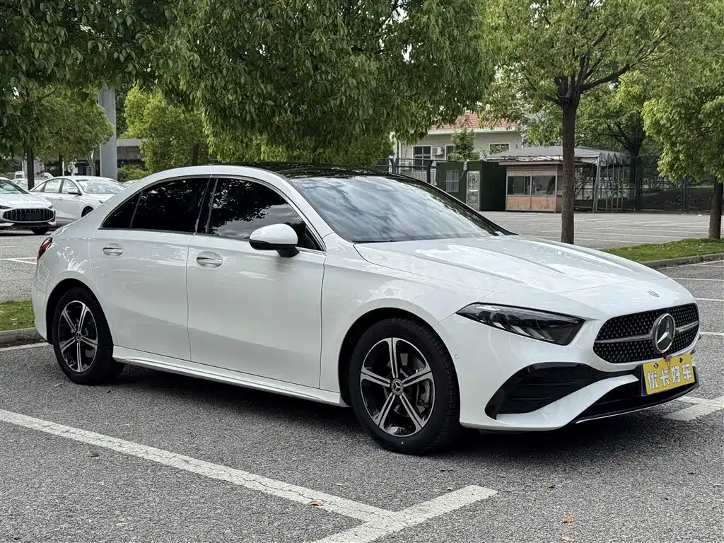 Mercedes-Benz A-Class 2023 A 200 L Fashion фото 3