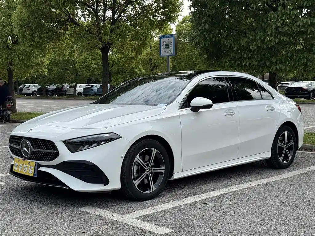 Mercedes-Benz A-Class 2023 A 200 L Fashion