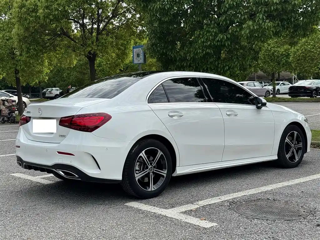 Mercedes-Benz A-Class 2023 A 200 L Fashion фото 10