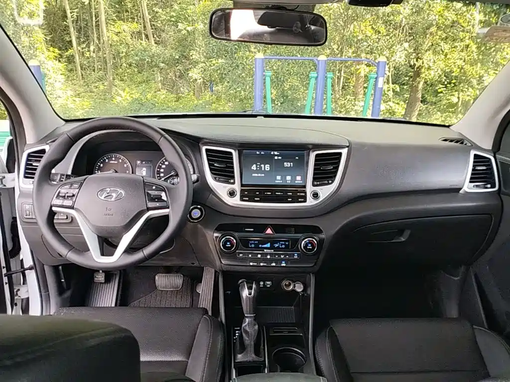 Hyundai Tucson 2015 1.6T Dual Clutch 2WD Smart фото 10