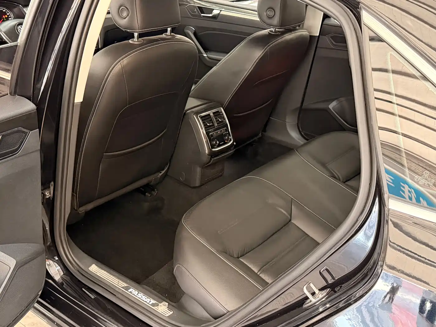 Volkswagen Passat 2016 330TSI DSG Executive Edition фото 19
