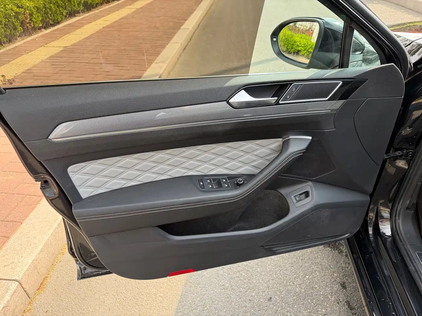 Volkswagen Magotan 2023 Model 2 Million Commemorative Edition 330TSI DSG Luxury фото 6