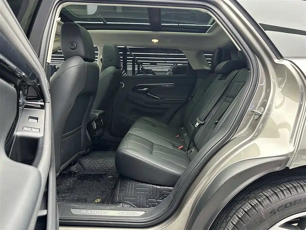 Land Rover Range Rover Evoque 2023 Range Rover Evoque L 249PS Luxury Edition фото 7