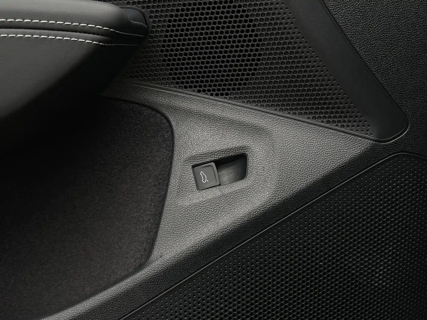 Volkswagen Passat 2025 Pro 380TSI Dragon Fortune Edition фото 21