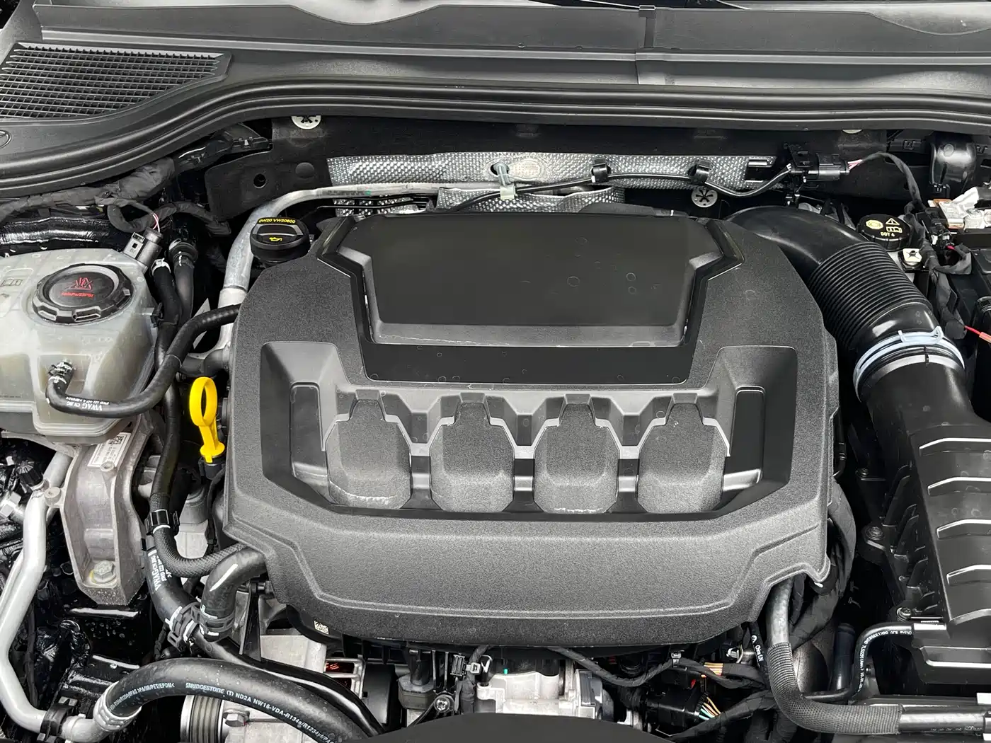 Volkswagen Passat 2025 Pro 380TSI Dragon Fortune Edition фото 48