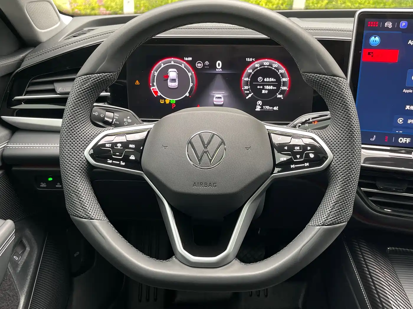 Volkswagen Passat 2025 Pro 380TSI Dragon Fortune Edition фото 10