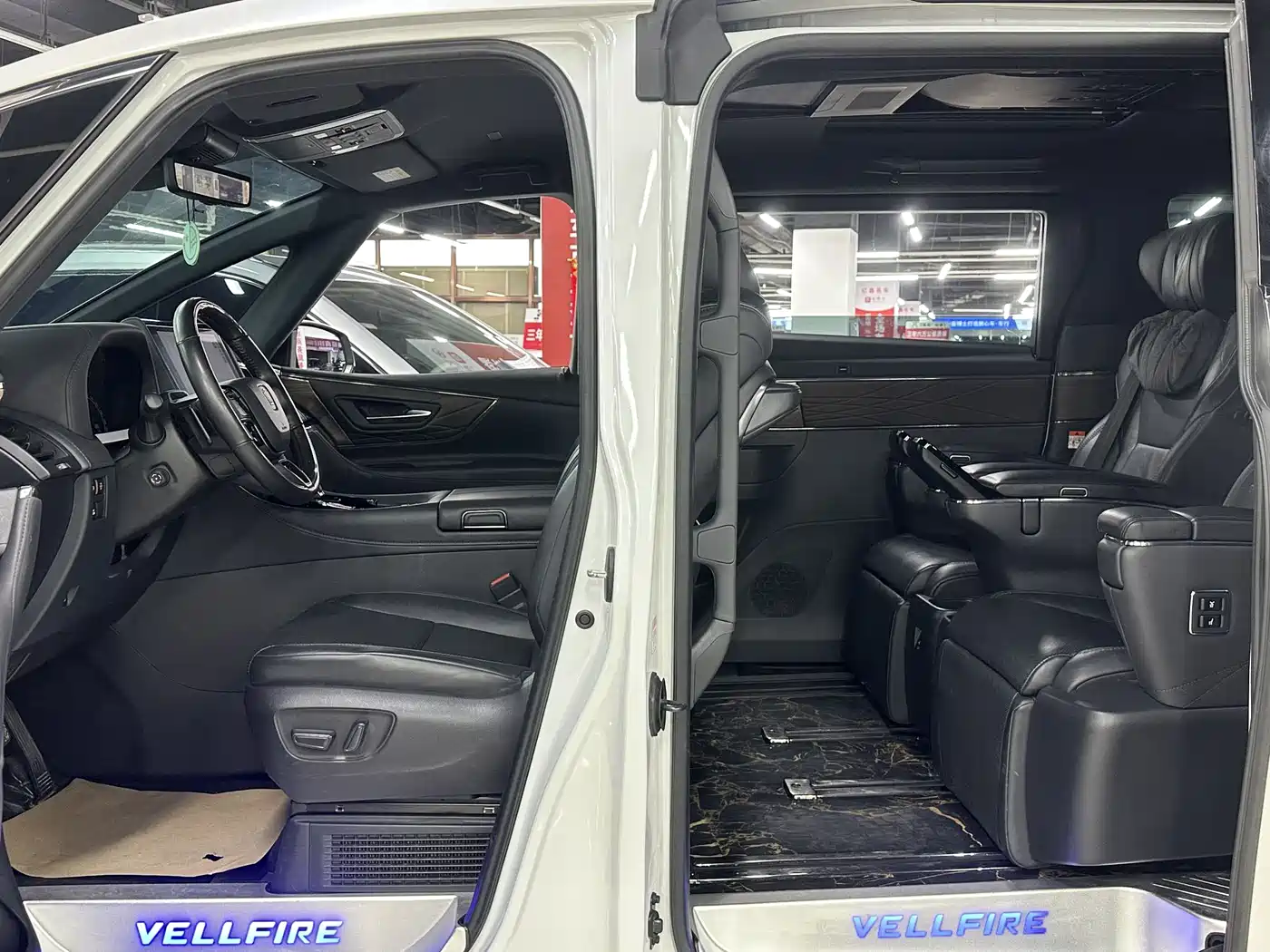 Toyota Vellfire 2024 Crown Hybrid 2.5L Executive Premium Edition фото 35