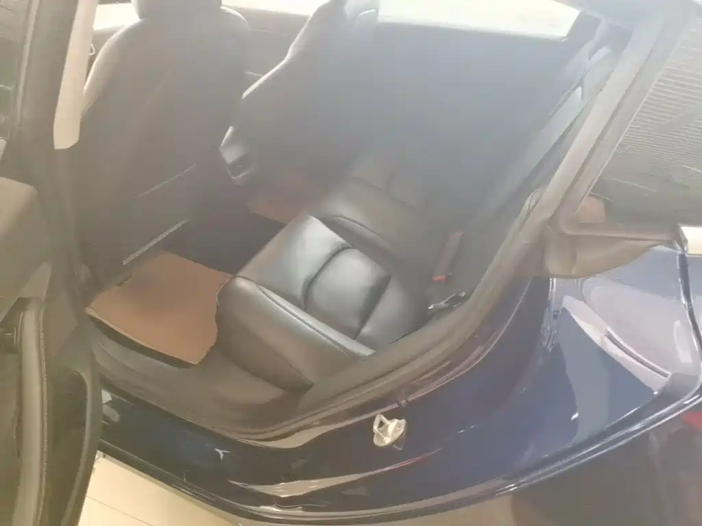 Фото 17 - Tesla Model 3
