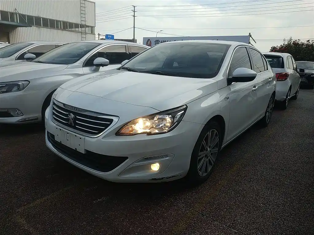 Peugeot 408 2016 1.6T Automatic Luxury Edition фото 2