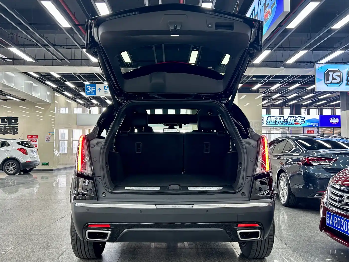 Cadillac XT5 2022 2.0T AWD Luxury (Hummingbird Edition) фото 17