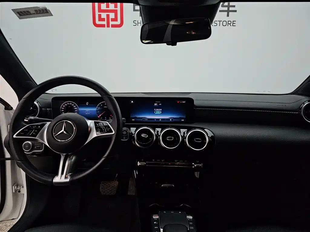 Mercedes-Benz A-Class 2023 A 200 L Dynamic фото 14