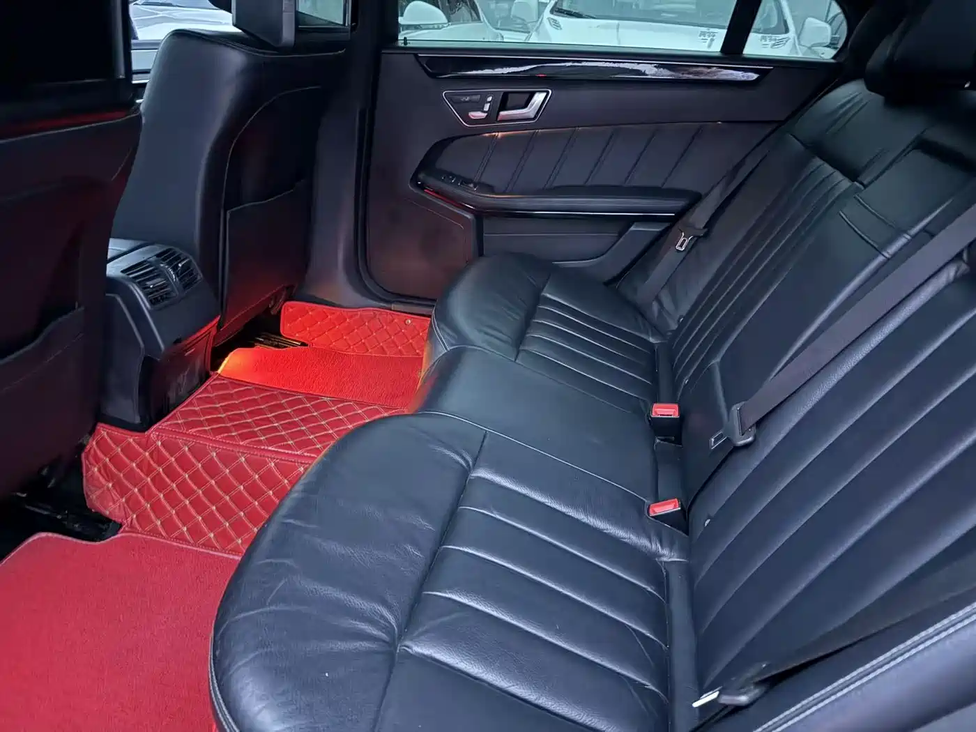 Mercedes-Benz E-Class 2013 E 300 L Fashion фото 6