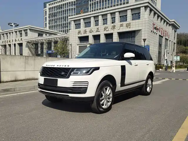 Land Rover Range Rover 2022 3.0 L6 360PS Golden Age Edition