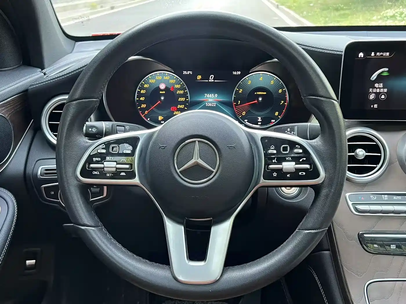 Mercedes-Benz GLC 2020 Facelift GLC 300 L 4MATIC Dynamic фото 12