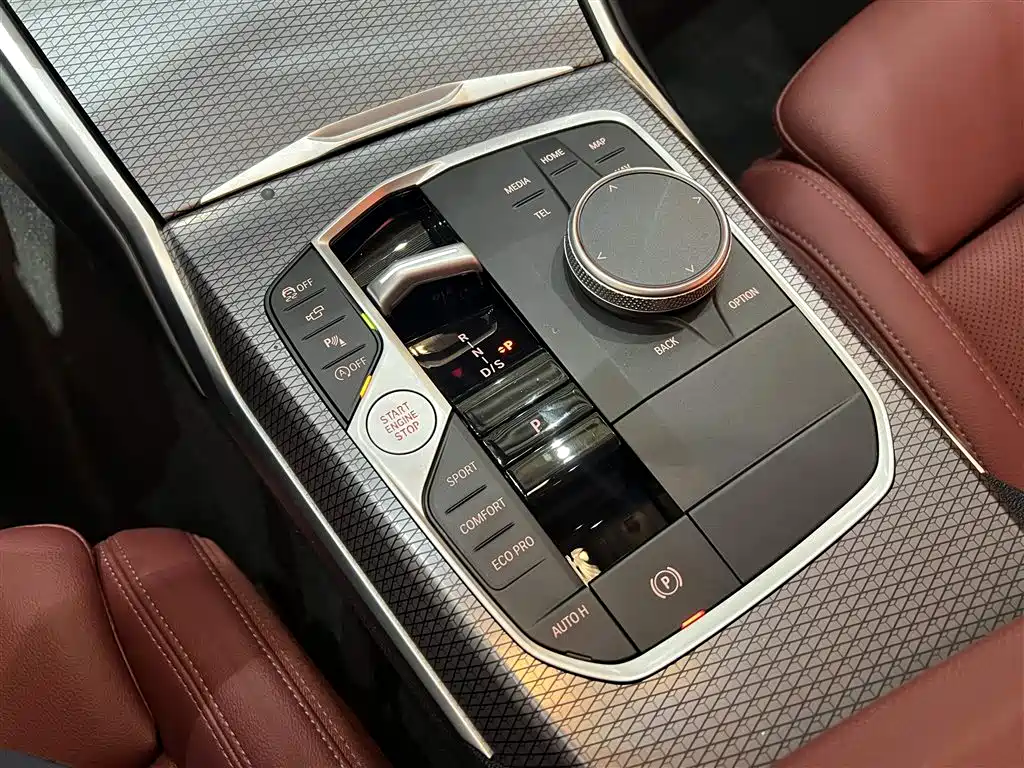 BMW 3 Series 2024 325Li M Sport Shadowline Package фото 17