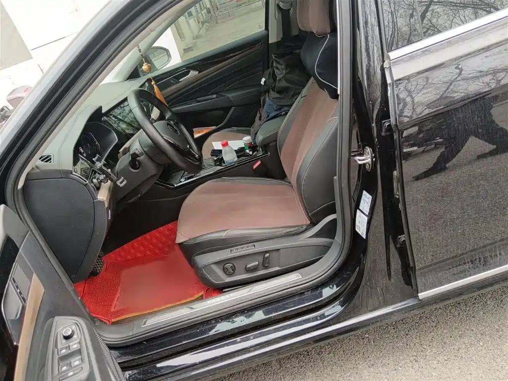 Volkswagen Passat 2020 Facelift 330TSI Luxury China VI фото 8