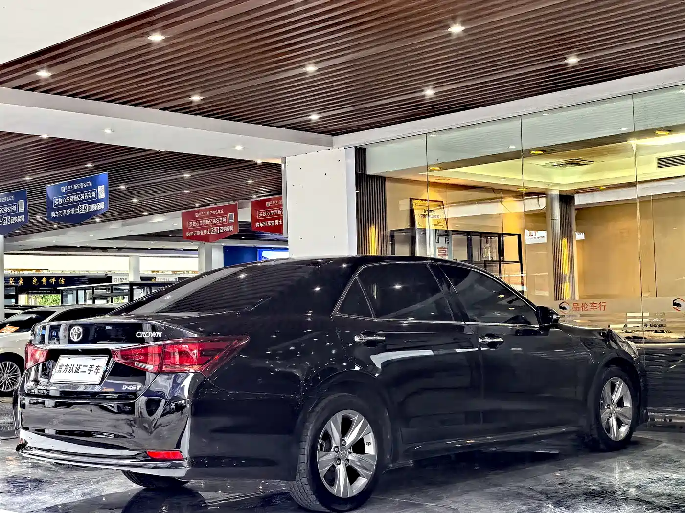 Toyota Crown 2015 2.0T Fashion фото 17