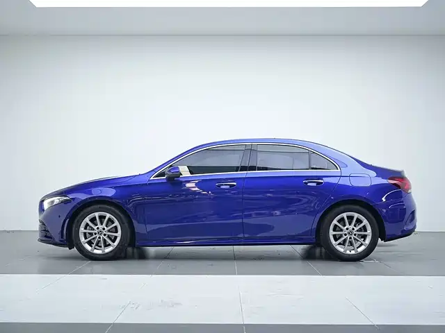 Mercedes-Benz A-Class 2020 Facelift A 200 L Sport Sedan Fashion фото 3