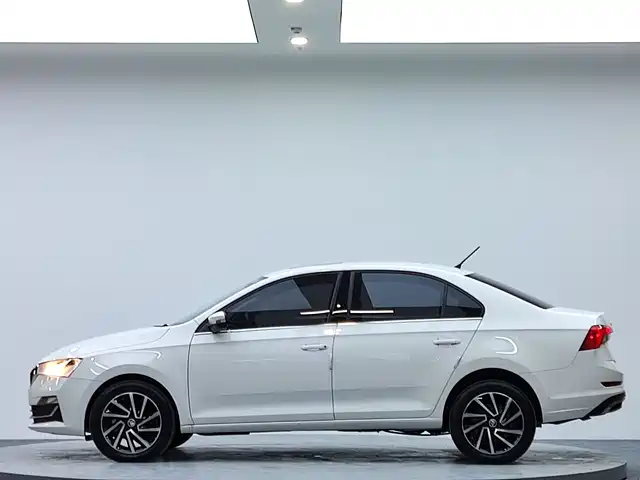 Škoda Rapid 2022 1.5L Automatic Comfort Edition — фото 4