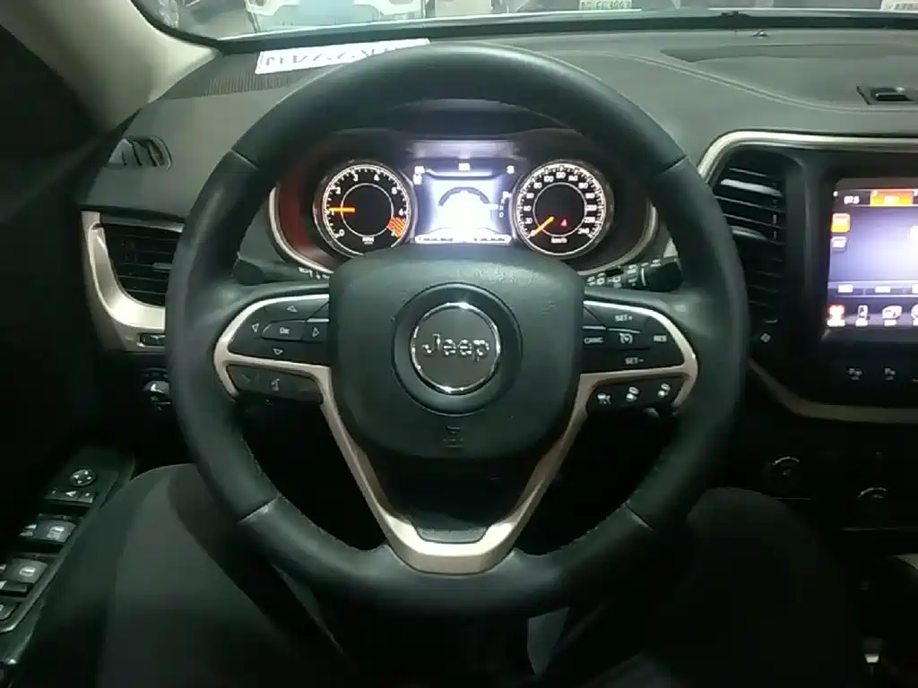 Jeep Cherokee (Import) 2015 2014 2.4L Luxury
