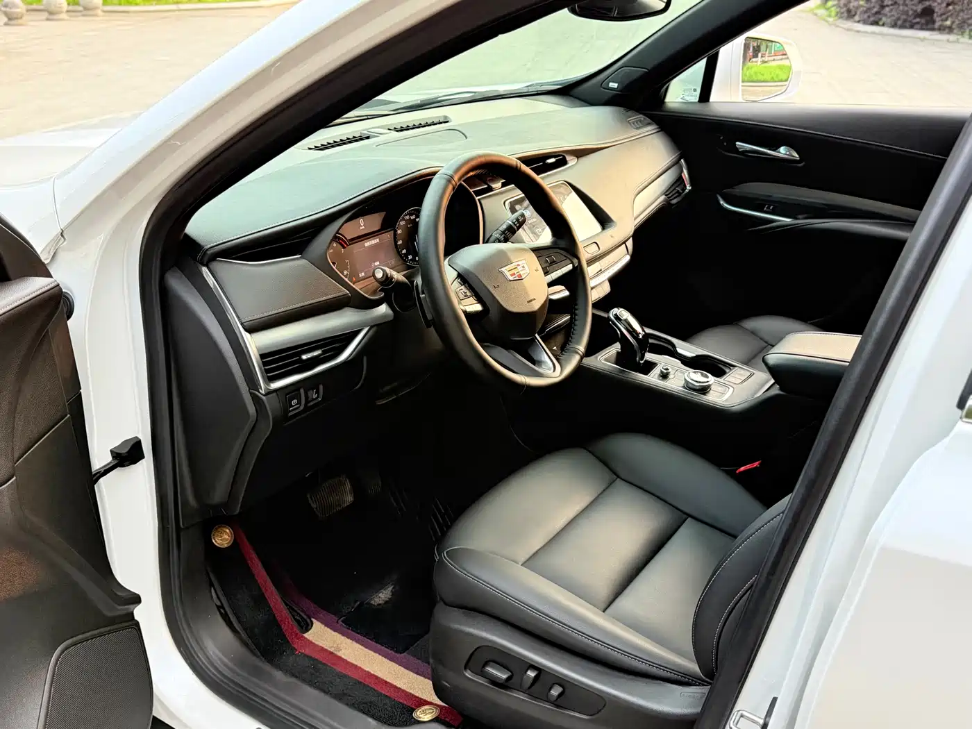 Cadillac XT4 2021 28T FWD Premium Edition фото 7